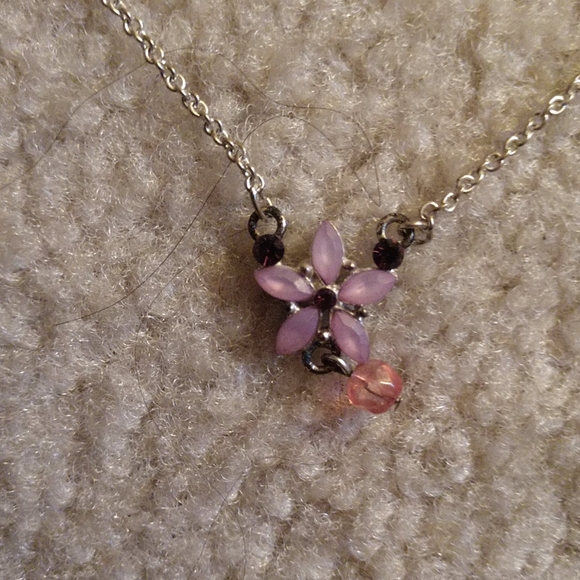 Costume necklaces - Picture 4 of 8